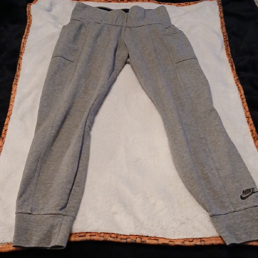 Nike Gray Track Pants with Elastic Cuffs and Relaxed Fit